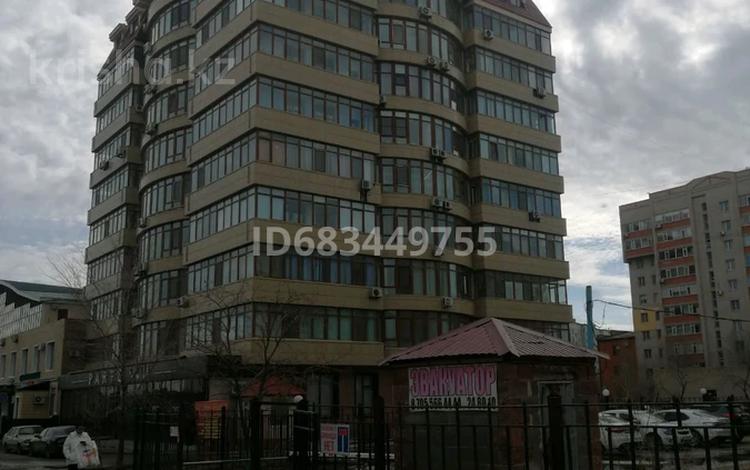 2-бөлмелі пәтер · 90 м² · 4/9 қабат, 12 ш/а. 38 б — Абылхаир хана, бағасы: 25 млн ₸ в Актобе, мкр 12 — фото 2