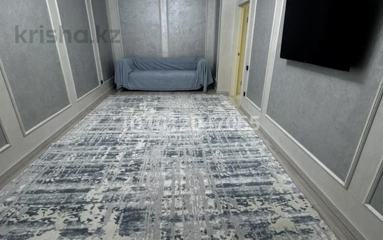 2-бөлмелі пәтер · 70 м² · 5/8 қабат, Просп. Абулхаир Хана 70/1, бағасы: 300 000 ₸ в Атырау, мкр Авангард-2 — фото 11