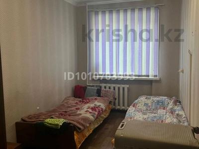 3 комнаты · 64 м² · 4/5 этаж, Майкудук, Майкудук, 15й микрорайон 27 за 25 000 〒 в Караганде, Алихана Бокейханова р-н
