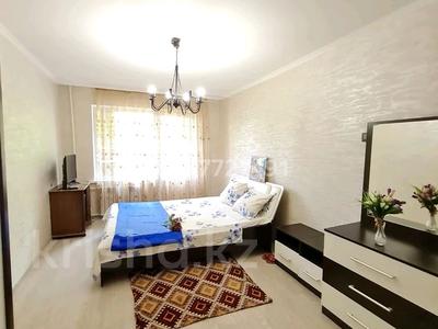 1-бөлмелі пәтер, 40 м², 1/5 қабат тәулік бойы, Дуйсенова 25, бағасы: 10 900 〒 в Алматы, Алмалинский р-н