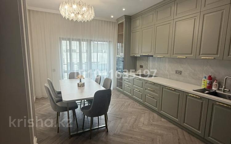 3-комнатная квартира · 130 м², Арайлы 20/1 за 990 000 ₸ в Алматы, Бостандыкский р-н — фото 2