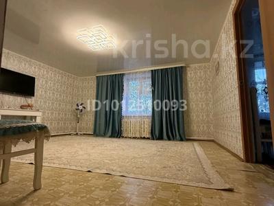 Отдельный дом · 3 комнаты · 100 м² · 5 сот., мкр Старый Аэропорт за 20 млн ₸ в Уральске