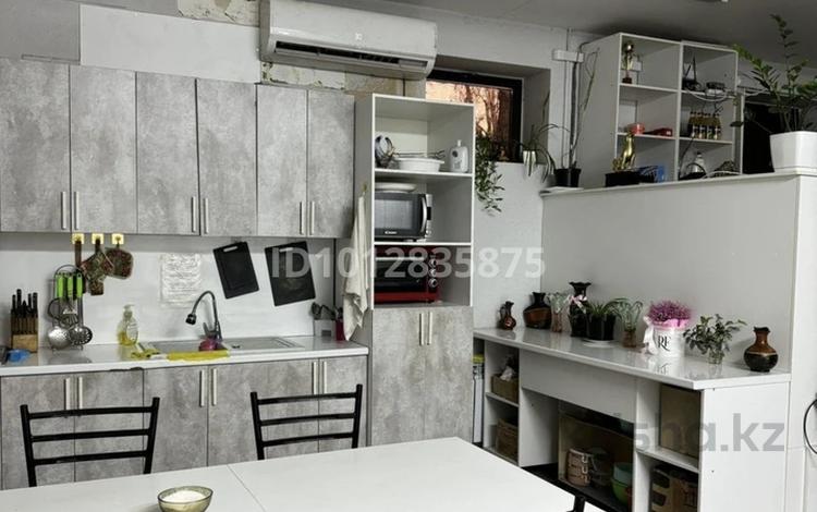4 комнаты · 200 м² · 2/3 этаж, Жамбыла 130А за 60 000 ₸ в Алматы, Алмалинский р-н — фото 2