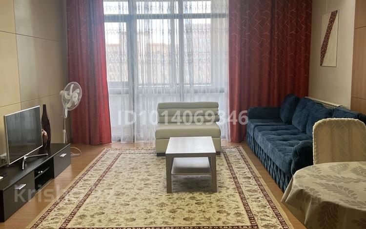 2-комнатная квартира · 70 м² · 18/25 этаж, Кошкарбаева 2 за 390 000 ₸ в Астане, Сарайшык р-н — фото 2