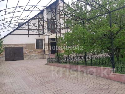 Жеке үй · 4 бөлме · 240 м² · 8 жүзд., 193-квартал, Сарсенбаева 18 — Шинлайн, за Гульбахор, бағасы: 57 млн ₸ в Шымкенте, Енбекшинский р-н