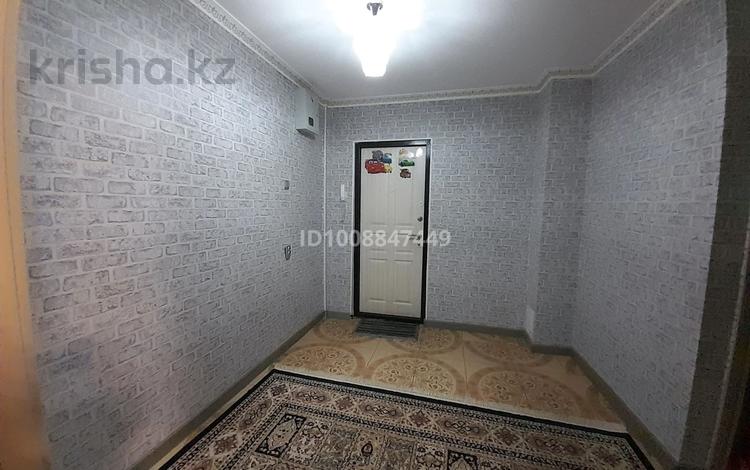 3-бөлмелі пәтер · 70 м² · 4/5 қабат, 3а 2а — зади рынок мурагер, бағасы: 24 млн ₸ в Атырау, мкр Привокзальный-3А — фото 2