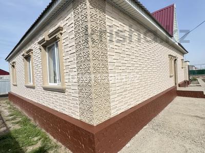Отдельный дом · 4 комнаты · 135 м² · 10 сот., мкр Орлеу, Косыбаева 57 за 18.5 млн ₸ в Атырау