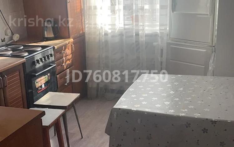 3-бөлмелі пәтер · 64 м² · 4/10 қабат, Степной 3 ш/а. 6, бағасы: 180 000 ₸ в Караганде, Казыбек би р-н — фото 7