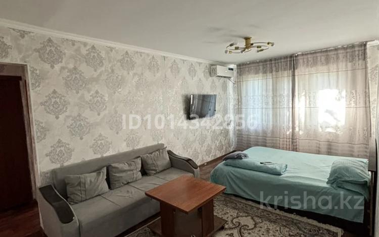 2-комнатная квартира · 42 м² · 4/5 этаж, Айбергенова 1 б 1 б за 10 000 ₸ в Шымкенте, Аль-Фарабийский р-н — фото 2