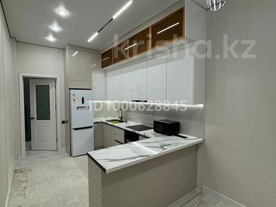 2-комнатная квартира · 78 м² · 12/12 этаж, 17-й микрорайон, 17 мкр. 26/5 — Рыскулова Шаяхметова за 45 млн 〒 в Шымкенте, Аль-Фарабийский р-н