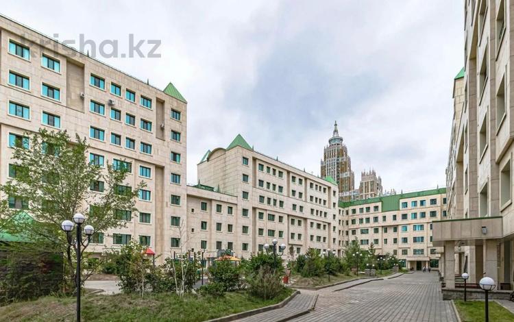 4-бөлмелі пәтер · 153 м² · 3/7 қабат, Кабанбай батыра 13, бағасы: 110 млн ₸ в Астане, Нура р-н — фото 2
