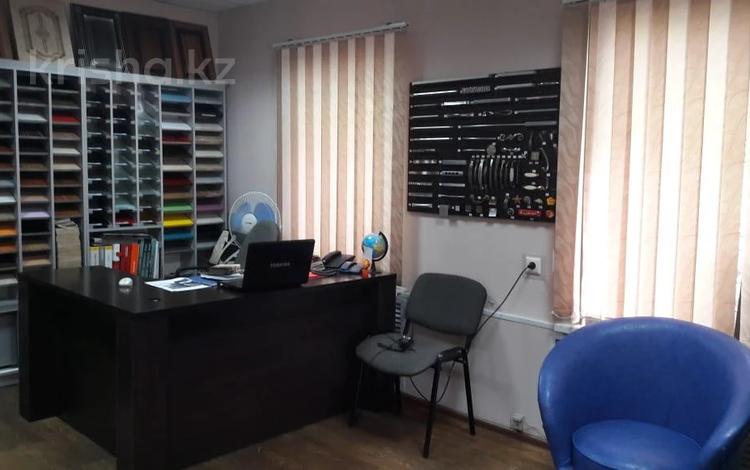 Свободное назначение, офисы, магазины и бутики, склады, салоны красоты, медцентры и аптеки, образование, развлечения · 42 м² за 46.5 млн 〒 в Костанае — фото 2