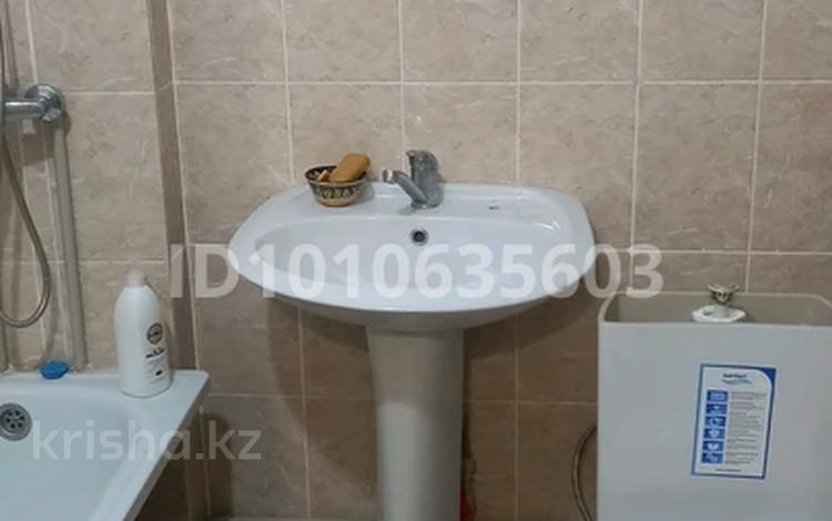 1-комнатная квартира · 70 м² · 2/5 этаж, мкр Улы Дала 1023 за 100 000 ₸ в Таразе — фото 2