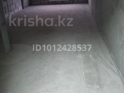 1-комнатная квартира · 35 м² · 10/12 этаж, мкр Акбулак, Момышулы 100 — Район Алматы Арены за 18 млн ₸ в Алатауский р-н
