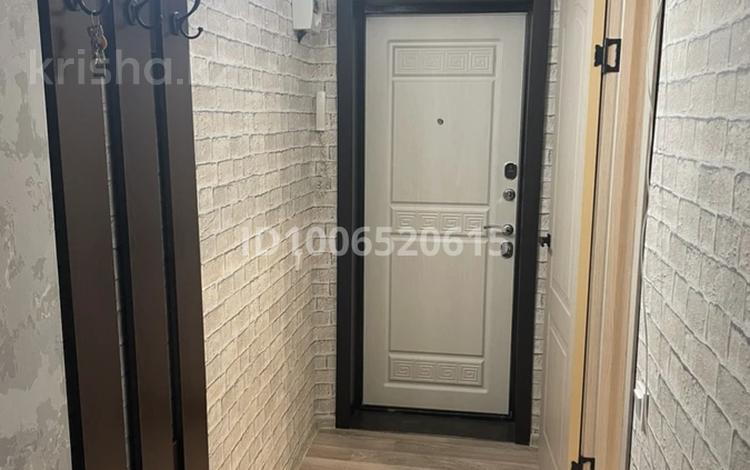 2-бөлмелі пәтер · 47 м² · 1/5 қабат, Назарбаева 3/1, бағасы: 300 000 ₸ в Усть-Каменогорске — фото 2