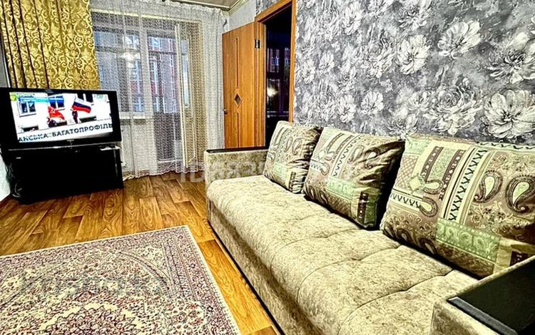 3-комнатная квартира · 58 м² · 3/5 этаж, мкр Новый Город, Лободы 29 за 18 000 ₸ в Караганде, Казыбек би р-н — фото 2