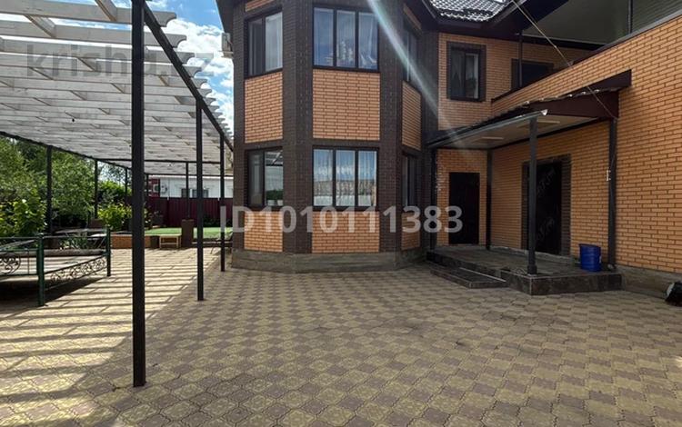 Отдельный дом · 6 комнат · 240 м² · 8 сот., Заводская 2/1 за 90 млн ₸ в Уральске — фото 27