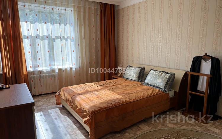 5-комнатная квартира · 160 м² · 2 этаж, мкр Михайловка , Касыма Аманжолова 65/4 за 460 000 ₸ в Караганде, Казыбек би р-н — фото 2