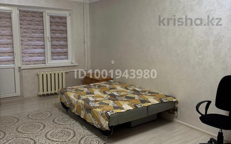 1-комнатная квартира · 34 м² · 2/5 этаж, 5 мкр Привокзальный 23 за 12 млн ₸ в Атырау, мкр Привокзальный-5 — фото 2
