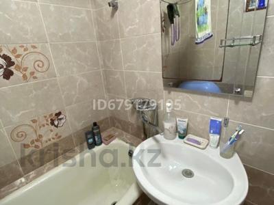 Продажа квартир в Жамбылской обл.: 3-комнатная квартира · 68 м² · 1/5 этаж, Карахан 3 — Абая Толеби за 28 млн 〒 3-комнатная квартира · 68 м² · 1/5 этаж, Карахан 3 — Абая Толеби за 28 млн 〒 в Таразе