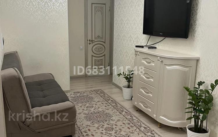 3-бөлмелі пәтер, 80 м², 8/10 қабат, мкр Юго-Восток, Шахтеров 74, бағасы: 38 млн 〒 в Караганде, Казыбек би р-н — фото 2