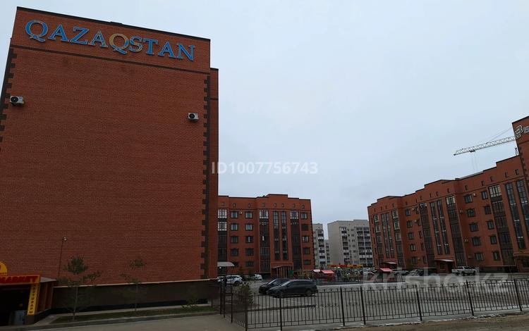 1-комнатная квартира · 52 м² · 1/5 этаж, мкр. Алтын орда, Мангилик Ел 32 за 160 000 〒 в Актобе — фото 2