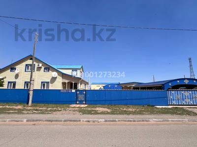 Продажа домов и дачи в Атырауской обл.: Отдельный дом · 6 комнат · 200 м² · 20 сот., Сатпаева 71 — Село Букейхан (Котяевка) за 40 млн 〒 Отдельный дом · 6 комнат · 200 м² · 20 сот., Сатпаева 71 — Село Букейхан (Котяевка) за 40 млн 〒 в Ганюшкино