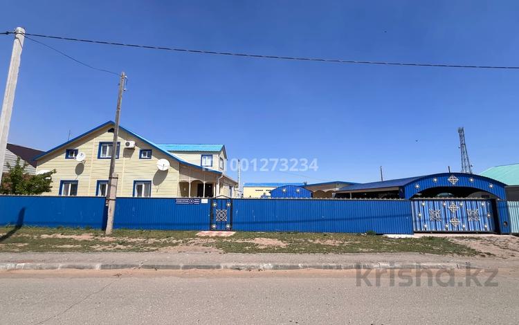 Отдельный дом · 6 комнат · 200 м² · 20 сот., Сатпаева 71 — Село Букейхан (Котяевка) за 40 млн 〒 в Курмангазы (Ганюшкино) — фото 2