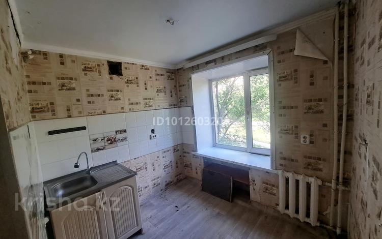 2-комнатная квартира · 42 м² · 2/5 этаж, Пришахтинск, Зелинского 28/1 — супермаркет "Южный" за 9.7 млн ₸ в Караганде, Алихана Бокейханова р-н — фото 2