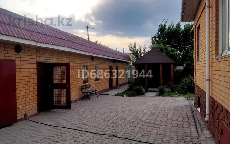 Отдельный дом · 6 комнат · 200 м² · 15 сот., Мирная 18 за 68 млн ₸ в Семее — фото 6