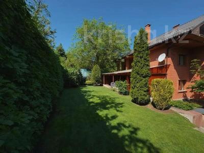 Жеке үй · 6 бөлме · 530 м², мкр Коктобе, Кыз Жибек 47 — Омаровой, бағасы: 2 млн 〒 в Алматы, Медеуский р-н