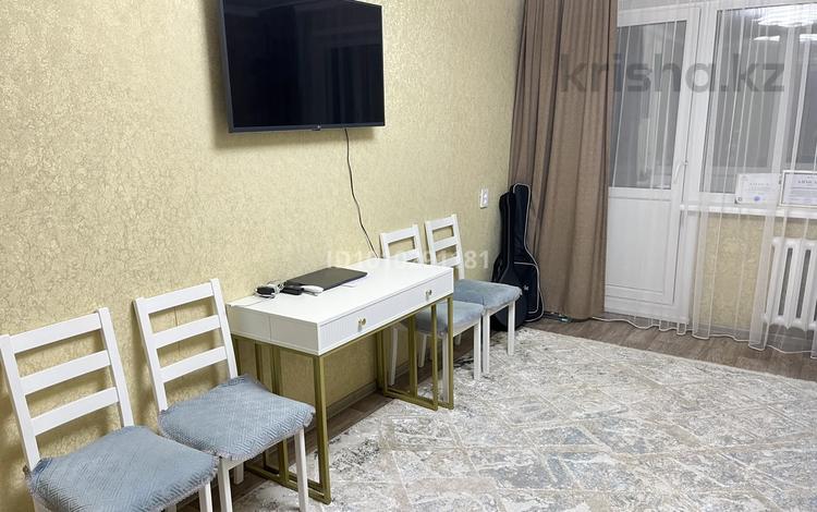 2-комнатная квартира · 45 м² · 2/5 этаж, мкр Юго-Восток, Проспект республики 16 за 19.5 млн ₸ в Караганде, Казыбек би р-н — фото 2