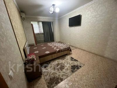 1-комнатная квартира, 40 м², 8/10 этаж посуточно, мкр 11 114 за 8 000 〒 в Актобе, мкр 11