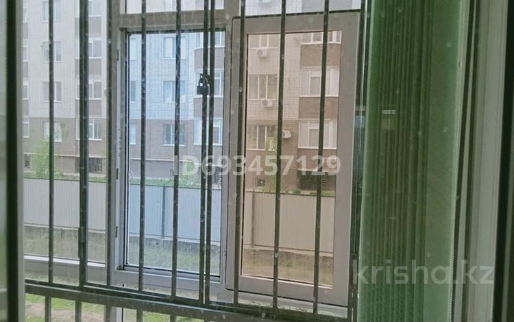 2-комнатная квартира, 59 м², 1/6 этаж, мкр. Алтын орда за 22 млн 〒 в Актобе, мкр. Алтын орда — фото 2