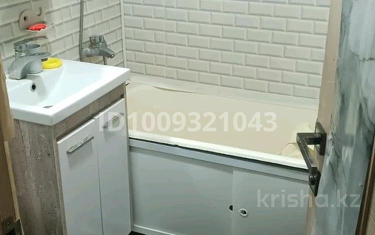 1-комнатная квартира · 30 м² · 4/5 этаж, Момышулы 18 — Магазин Тройка за 50 000 〒 в Темиртау — фото 2