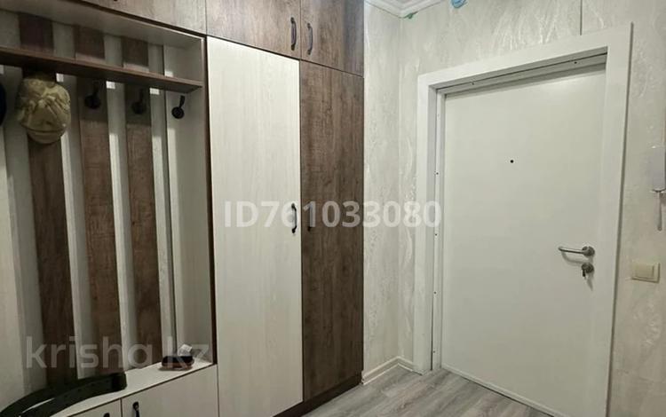 2-бөлмелі пәтер · 60 м² · 3 қабат, 11 37/5 — Рядом дом департаментов, бағасы: 25 млн ₸ в Туркестане — фото 2