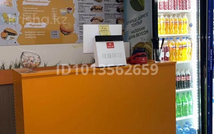 Действующую донерную в Актобе — готовый бизнес под ключ. · 50 м², бағасы: 5.5 млн ₸ в Сазда-1 — фото 2
