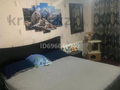 3-комнатная квартира · 71 м² · 5/5 этаж, Дружбы народов 1 — Находится возле школы за 23 млн 〒 в Усть-Каменогорске, Ульбинский