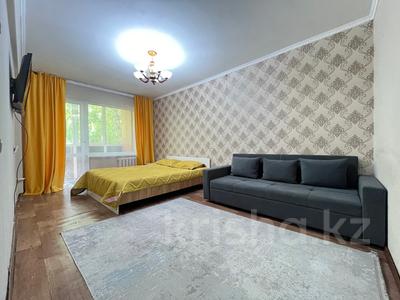 1-бөлмелі пәтер · 38 м² · 2/5 қабат, Михаэлиса — Абая, бағасы: 10 000 〒 в Усть-Каменогорске