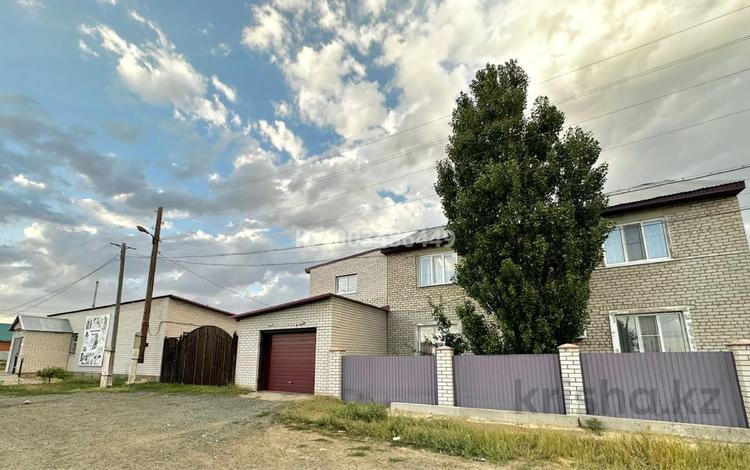 Отдельный дом · 6 комнат · 180.6 м² · 11.2 сот., Лахно 19а — Городской Акимат за 70 млн 〒 в Хромтау — фото 2