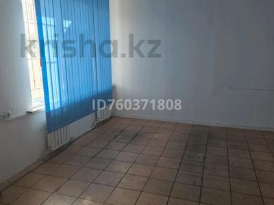 Свободное назначение, офисы, магазины и бутики, общепит, салоны красоты, медцентры и аптеки, образование · 29 м² за 300 000 〒 в Алматы, Бостандыкский р-н