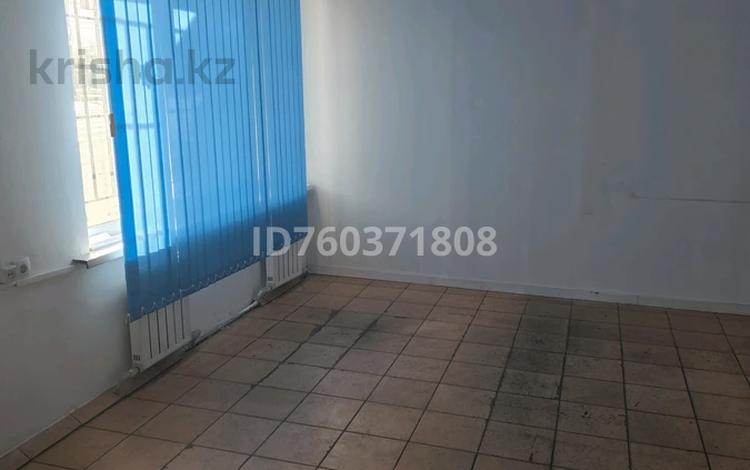 Свободное назначение, офисы, магазины и бутики, общепит, салоны красоты, медцентры и аптеки, образование · 29 м² за 300 000 〒 в Алматы, Бостандыкский р-н — фото 30