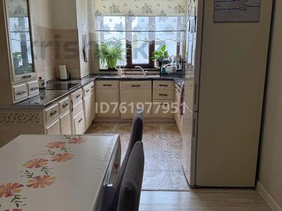 4-комнатная квартира · 120 м² · 8/12 этаж, 16-й мкр 49 за 45 млн ₸ в Актау