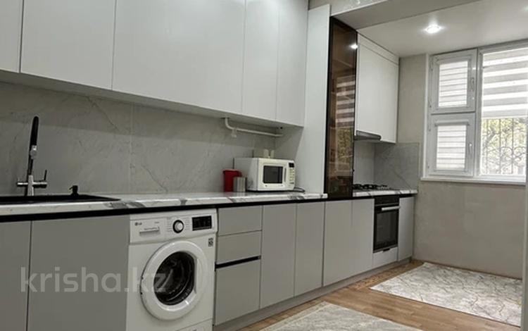3-комнатная квартира · 70 м² · 1/5 этаж, 28-й мкр 37 за 23 млн ₸ в Актау — фото 2
