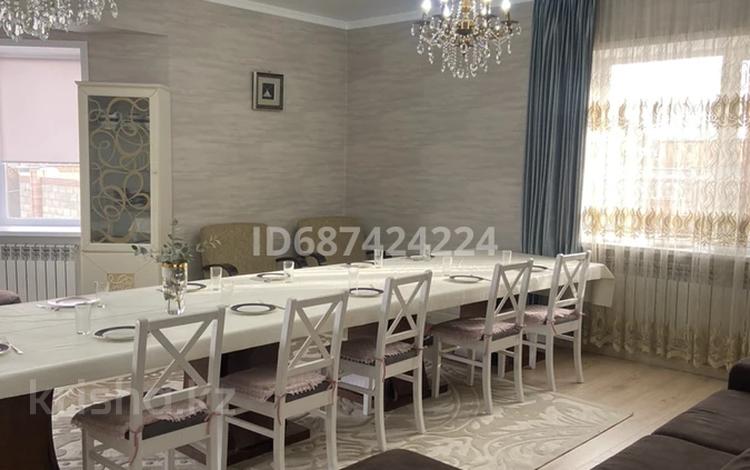 4-бөлмелі үй тәулігіне, 200 м², Кобыланды батыр, бағасы: 50 000 〒 в Косшы — фото 9