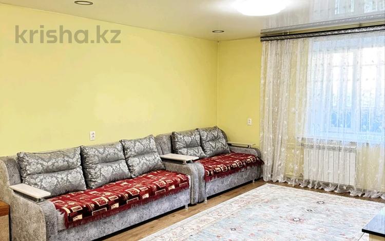 4-комнатная квартира · 100 м² · 1/9 этаж, Карбышева 44 за 35 000 ₸ в Усть-Каменогорске — фото 2
