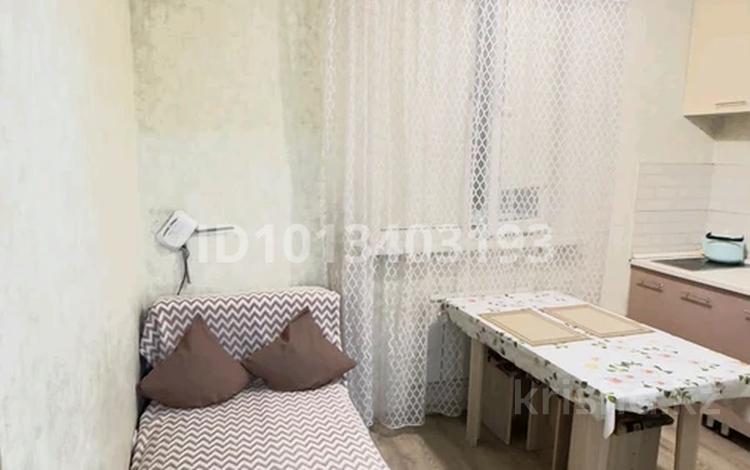 1-комнатная квартира · 40 м² · 10/12 этаж, мкр Акбулак, 1-я улица 43 за 15 000 ₸ в Алматы, Алатауский р-н — фото 2