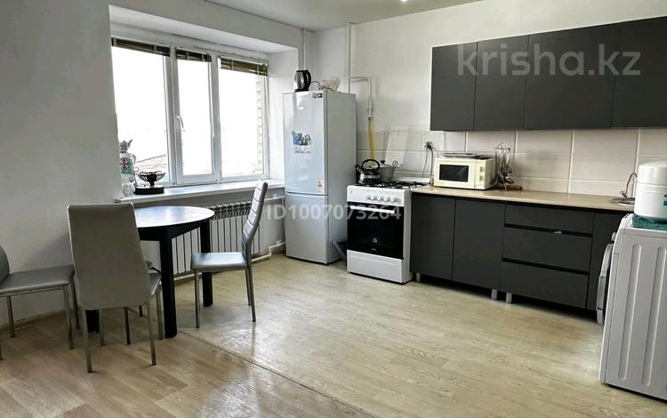 1-комнатная квартира · 37 м² · 2/5 этаж, Макаренко 3 — Рыскулова и Жубановы за 130 000 〒 в Актобе — фото 2