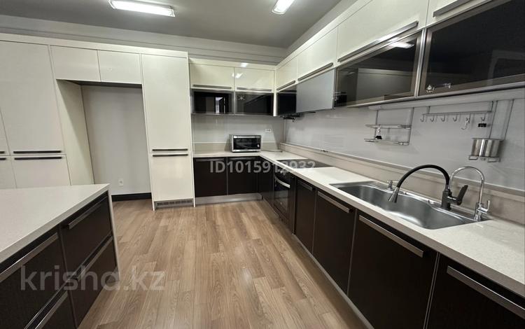 4-комнатная квартира · 160 м² · 9 этаж, Аскарова 10 за 920 000 ₸ в Алматы, Ауэзовский р-н — фото 2