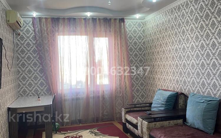 2-бөлмелі пәтер · 75 м² · 2/16 қабат, Алмагүл ш/а. 19, бағасы: 200 000 ₸ в Атырау, мкр. Алмагуль — фото 2